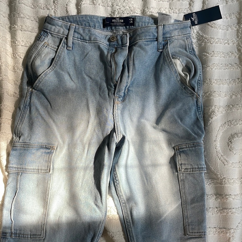 Hollister Straight Leg Light Wash Denim Ultra High Rise Carpenter Mom Jeans NWT